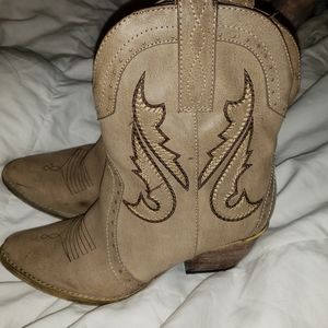 Very volatile tan cowgirl boots